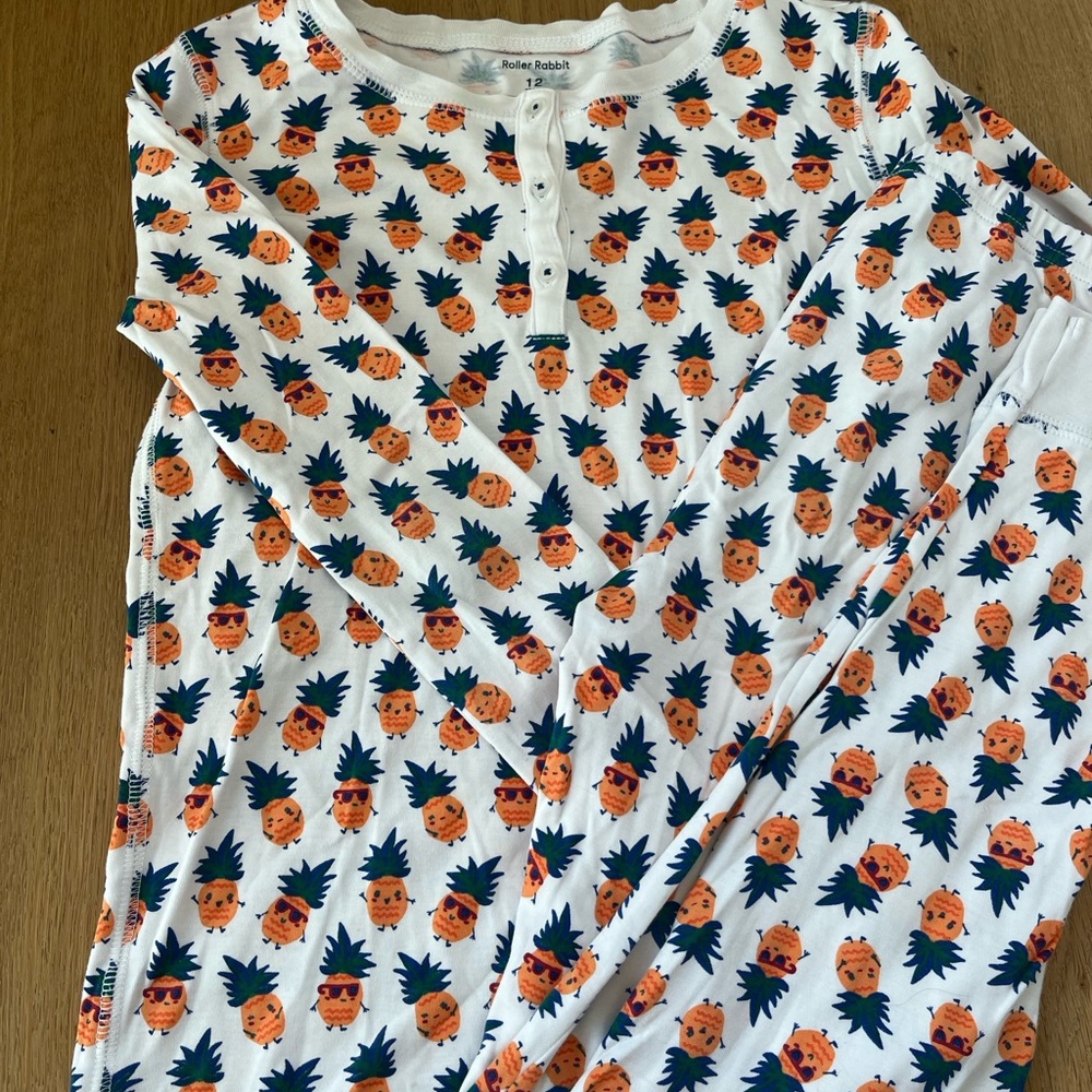 Roller Rabbit (Limited Edition) Pineapple Print Pajama Set